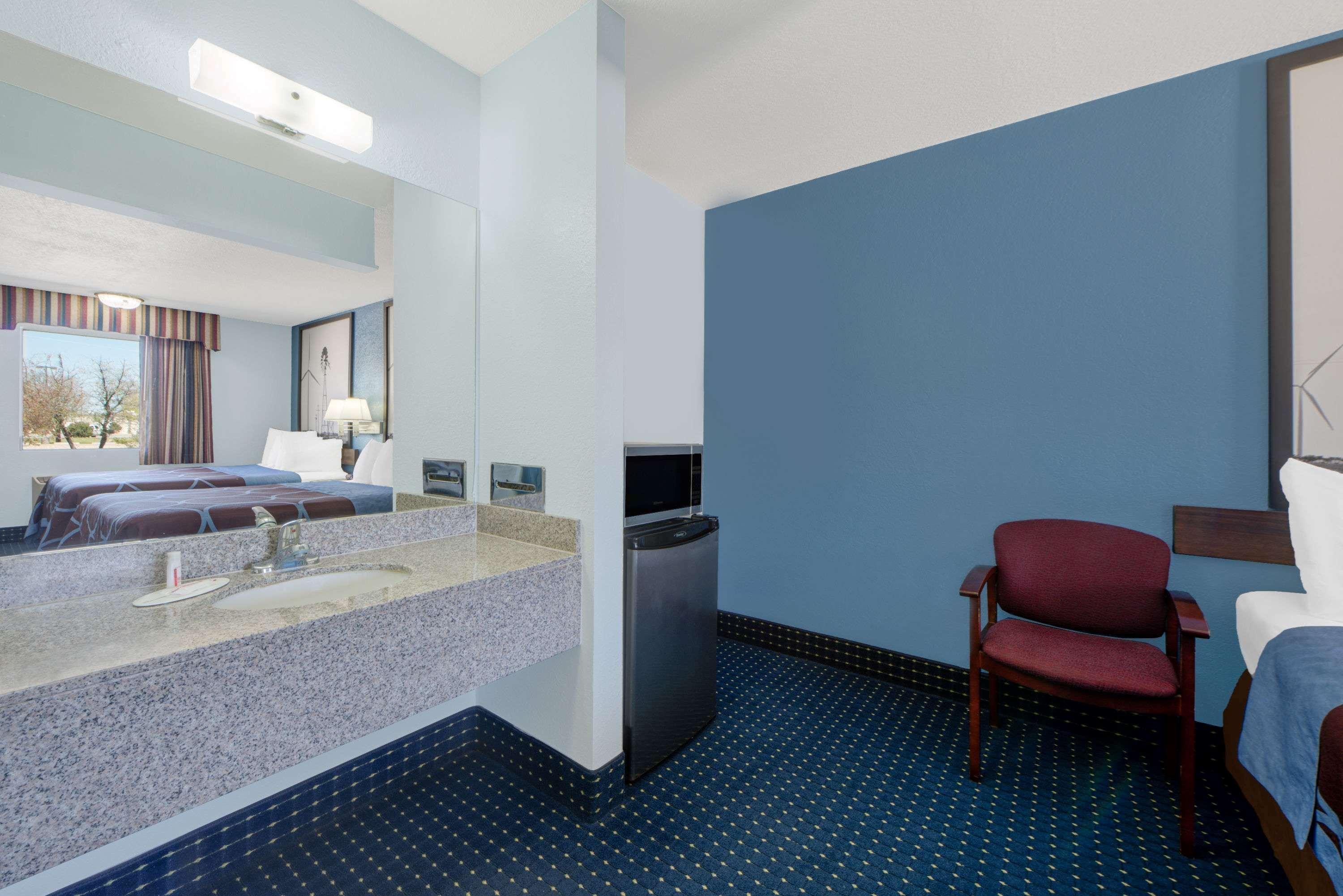 Super 8 By Wyndham Dumas Tx Motel Екстериор снимка