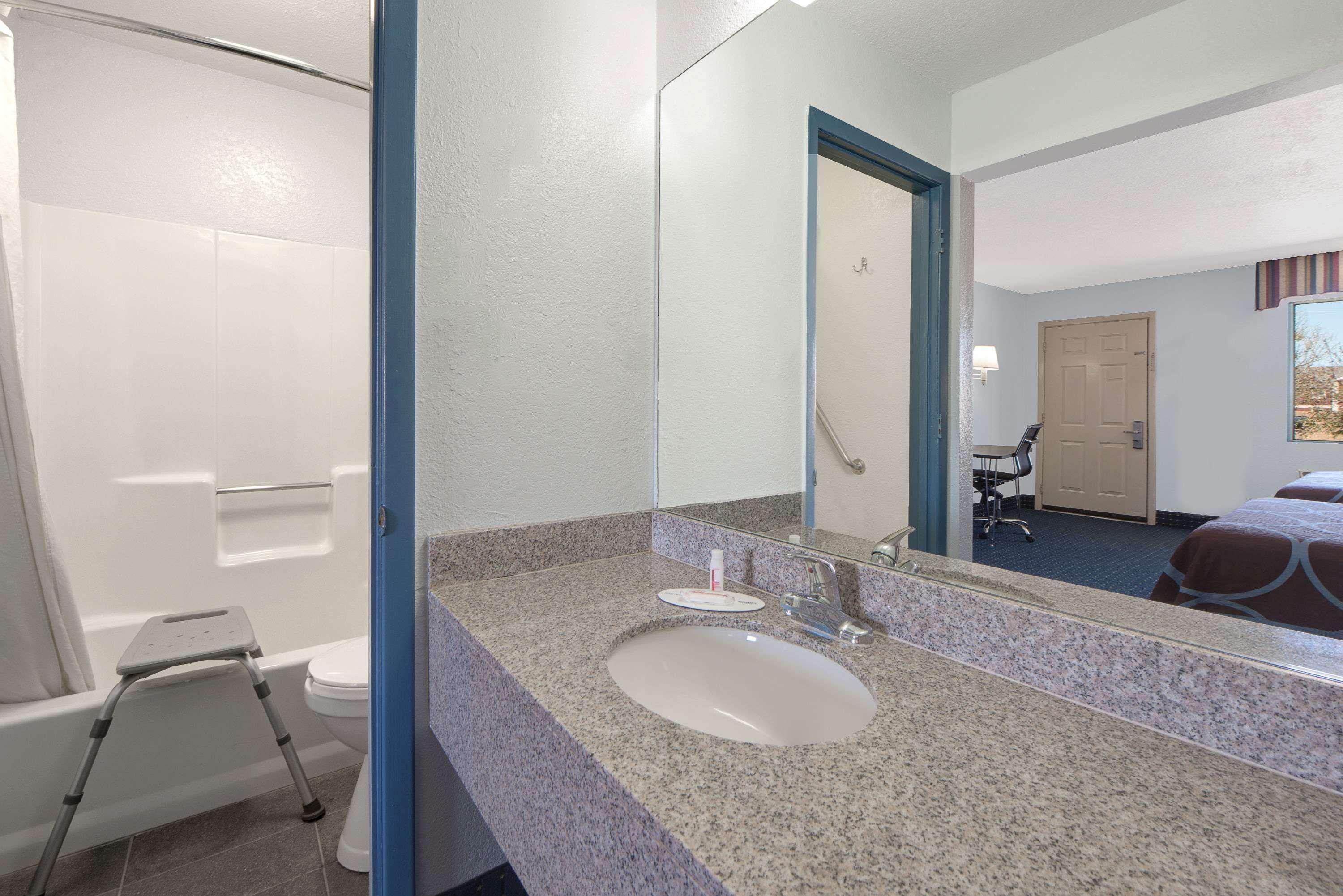 Super 8 By Wyndham Dumas Tx Motel Екстериор снимка