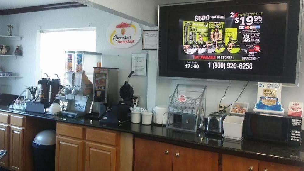 Super 8 By Wyndham Dumas Tx Motel Екстериор снимка